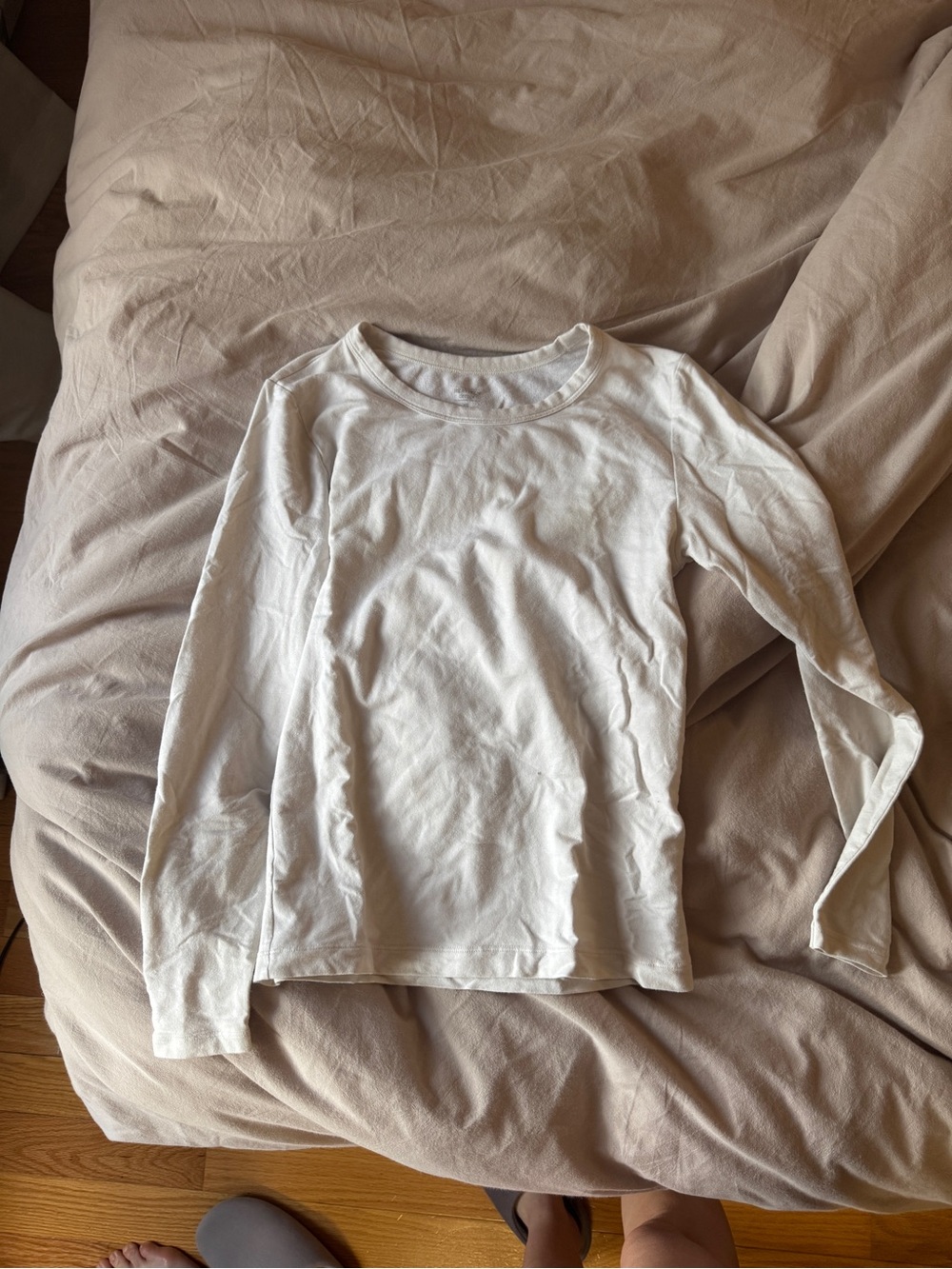 UNIQLO heat tech. Extra warm. Cream long sleeve